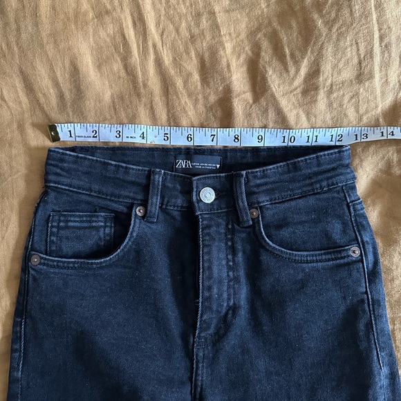 Zara Flared Black Denim Jeans - Picture 3 of 6